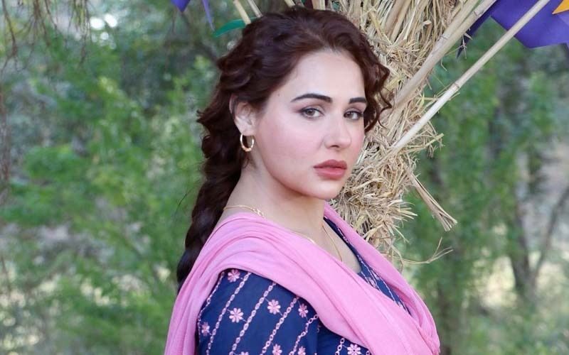 Mandy Takhar Age, Net Worth, Biography, Wiki, Relationship, Family